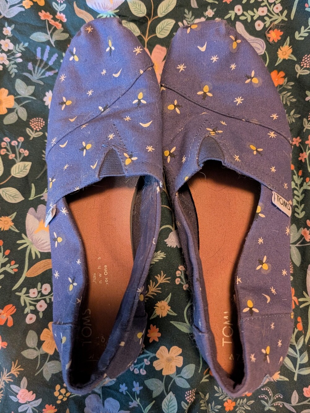 Toms Navy Slip-On Flats with Firefly & Star Print (GLOW IN THE DARK)